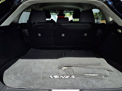 Certified 2021 Toyota Venza LE w/ Carpet Mat Package (TMS) image 19