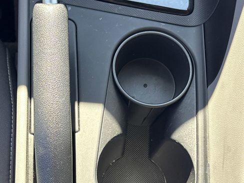 Certified 2025 Hyundai Elantra Sport image 27