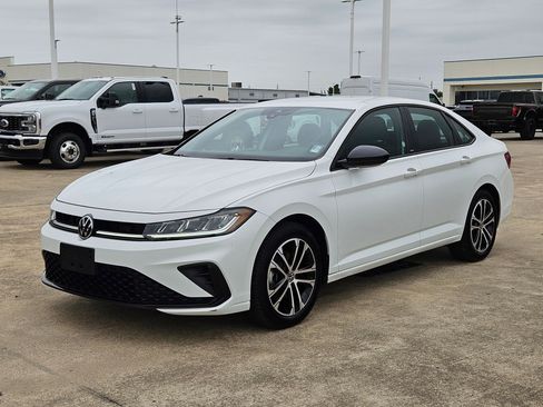 Used 2025 Volkswagen Jetta Sport FWD image 10
