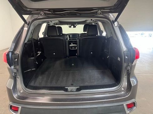 Used 2017 Toyota Highlander Limited Platinum w/ Carpet Mat Package image 16