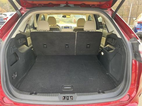 Used 2019 Ford Edge Titanium image 19