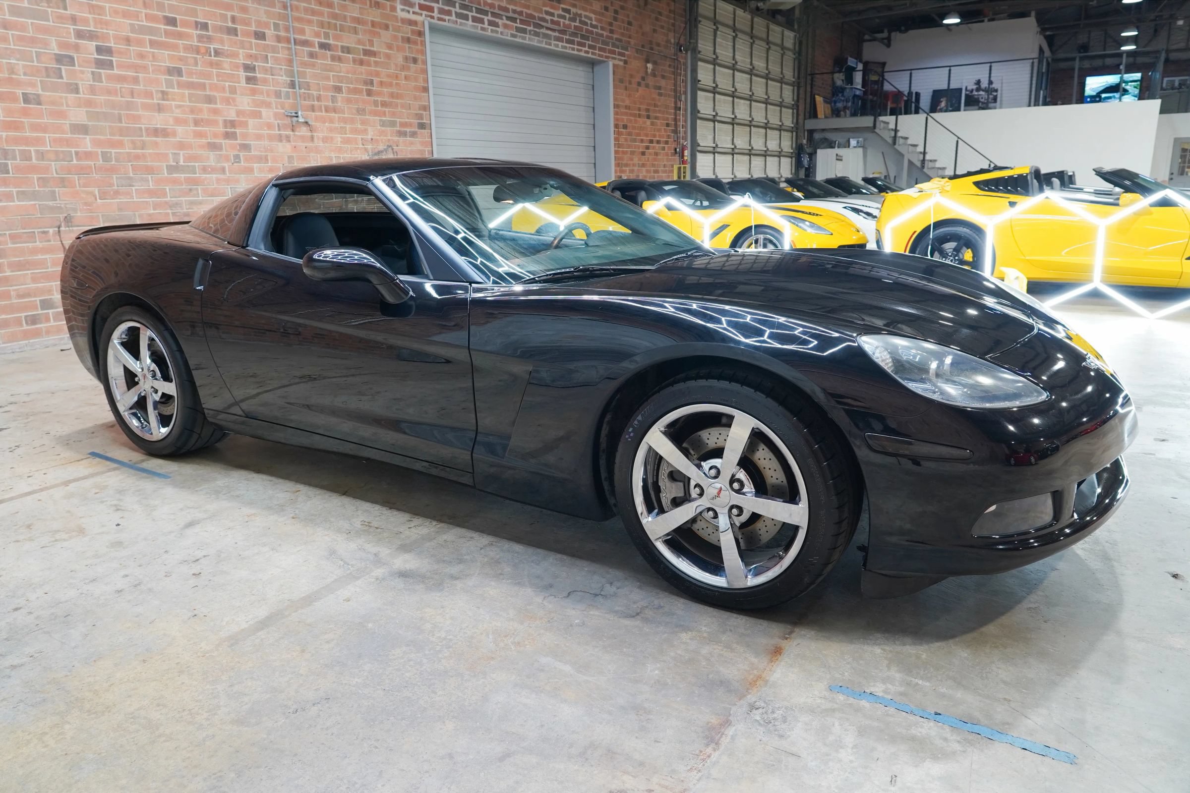 Used 2010 Chevrolet Corvette Coupe w/ Preferred Equipment Group RWD image 2
