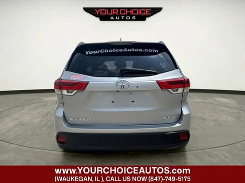Used 2019 Toyota Highlander XLE AWD/4WD image 4