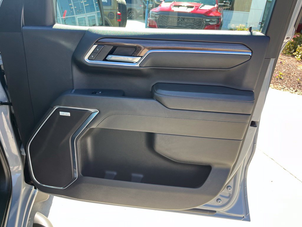 Used 2024 Chevrolet Silverado 1500 RST AWD/4WD image 29