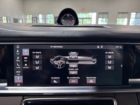 Used 2018 Porsche Panamera 4 AWD/4WD image 31