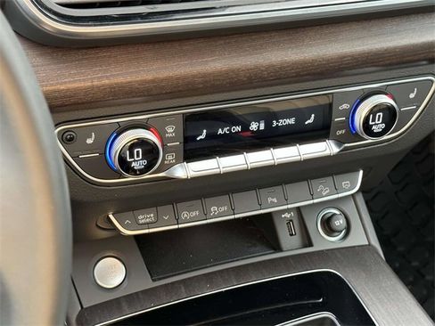 Certified 2025 Audi Q5 2.0T Premium Plus image 31