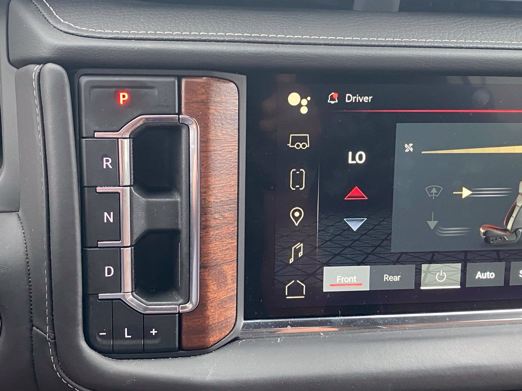 Used 2023 GMC Yukon Denali Ultimate AWD/4WD image 18