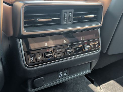Certified 2026 Lexus LX 600 4WD w/ Accessory Package (Z1) image 26