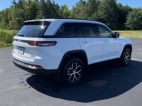 Used 2024 Jeep Grand Cherokee Limited w/ Trailer Tow Package image 9