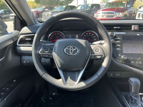 Used 2018 Toyota Camry XSE w/ Four Season Floor Mat Package FWD image 16