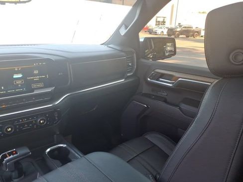 Used 2023 Chevrolet Silverado 1500 High Country w/ High Country Premium Package AWD/4WD image 10