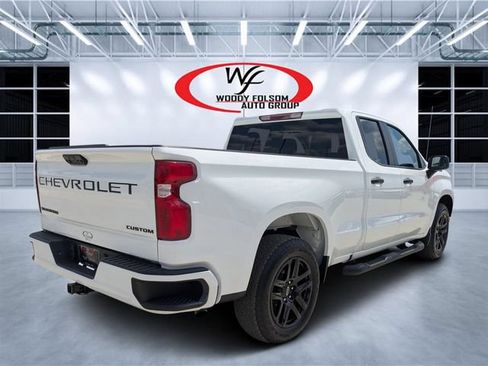 Used 2024 Chevrolet Silverado 1500 Custom w/ Turbomax Blackout Package RWD image 3