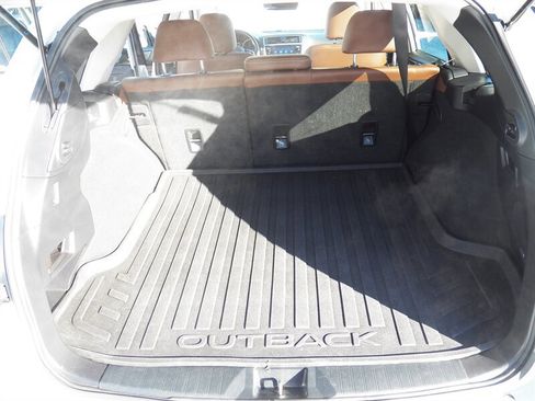 Used 2018 Subaru Outback 3.6R Touring image 10