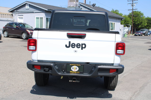 Used 2022 Jeep Gladiator Sport AWD/4WD image 4