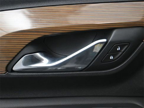 Used 2020 GMC Terrain SLE w/ Driver Convenience Package image 12