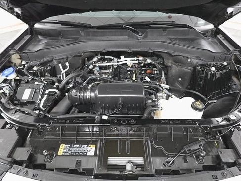 Used 2022 Ford Explorer XLT image 30