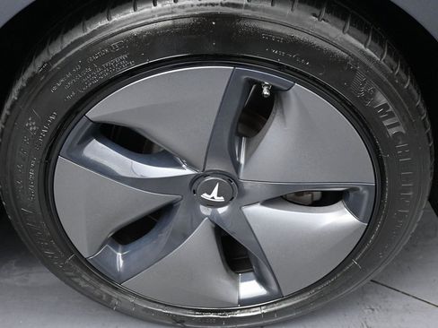 Used 2018 Tesla Model 3 Long Range image 40