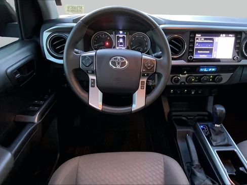 Used 2022 Toyota Tacoma SR5 AWD/4WD image 6