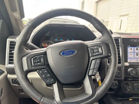Used 2016 Ford F150 XLT w/ Equipment Group 302A Luxury RWD image 19