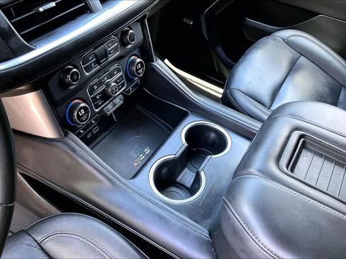 Used 2024 Chevrolet Suburban LT image 16