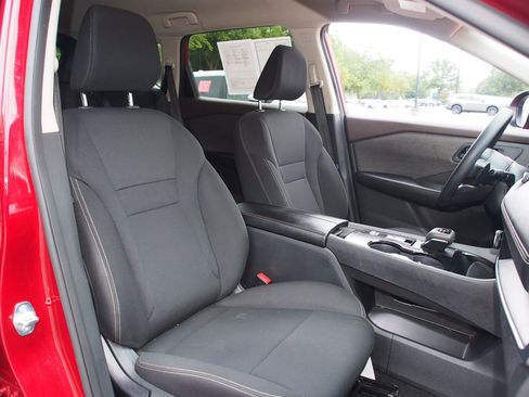 Used 2023 Nissan Rogue S FWD image 11