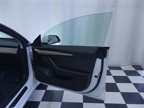 Used 2023 Tesla Model 3 Standard Range RWD image 29