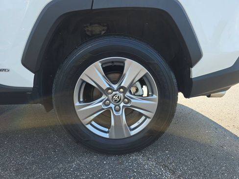 Certified 2025 Toyota RAV4 LE AWD/4WD image 36