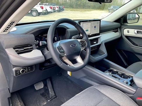 New 2026 Ford Explorer Active image 5