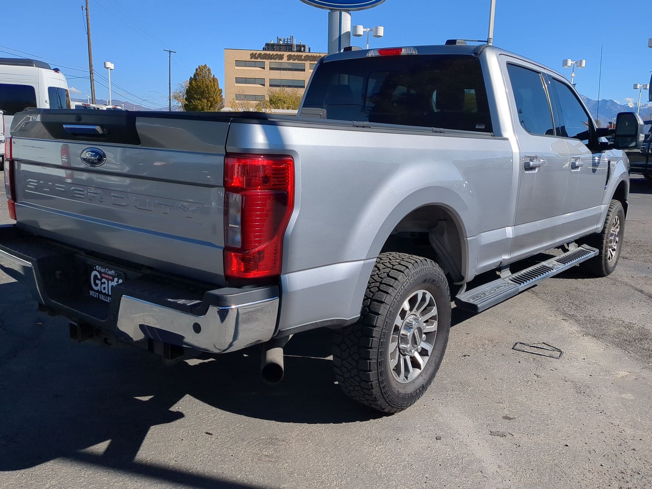 Used 2020 Ford F250 Lariat w/ Lariat Value Package AWD/4WD image 3