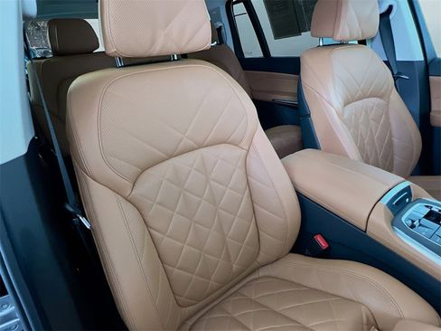 Used 2023 BMW X7 xDrive40i w/ Premium Package image 29