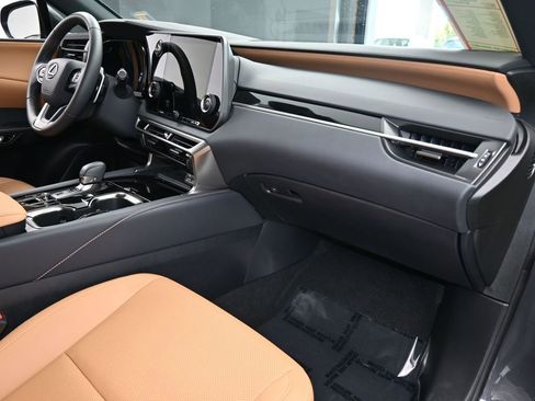 Used 2025 Lexus RX 350 FWD image 45