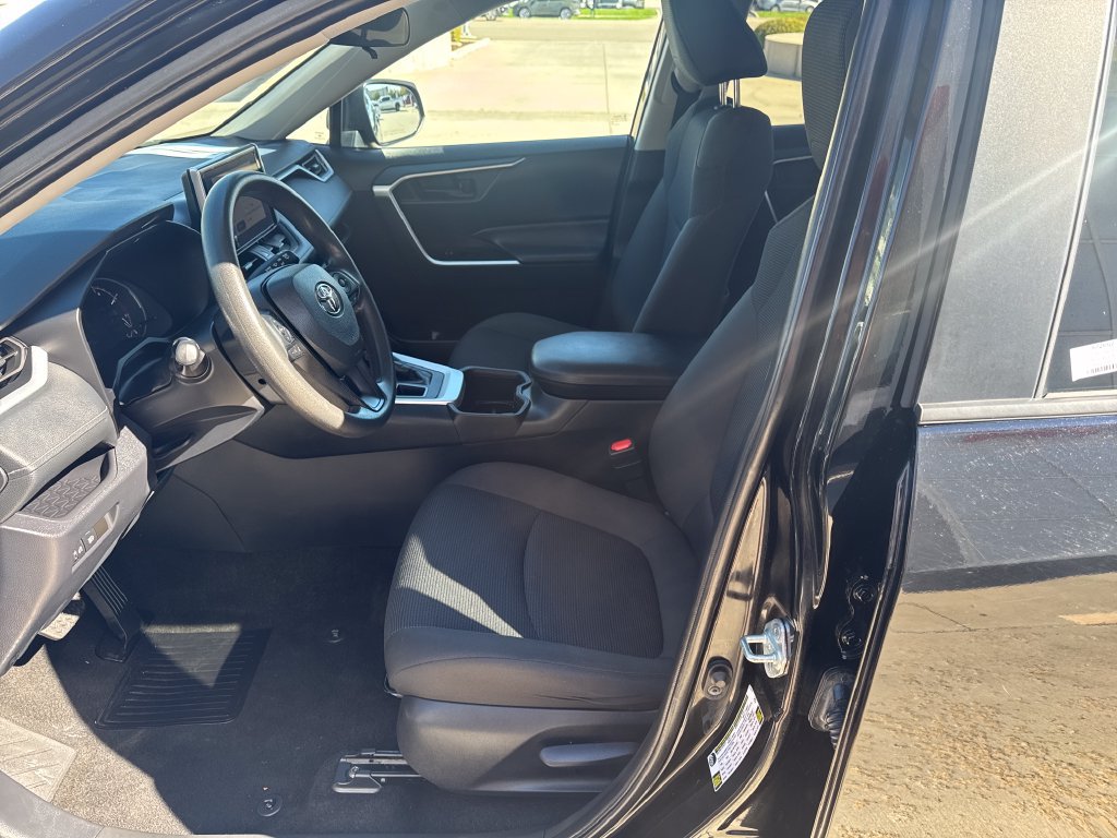 Certified 2024 Toyota RAV4 LE AWD/4WD image 9