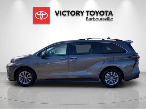 Used 2024 Toyota Sienna XLE image 2