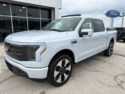 Used 2025 Ford F150 Lightning Platinum AWD/4WD image 3