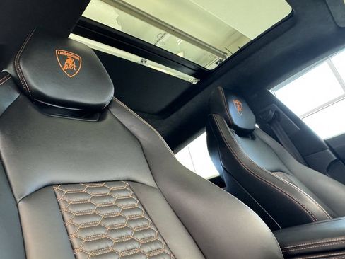 Used 2020 Lamborghini Urus AWD/4WD image 20