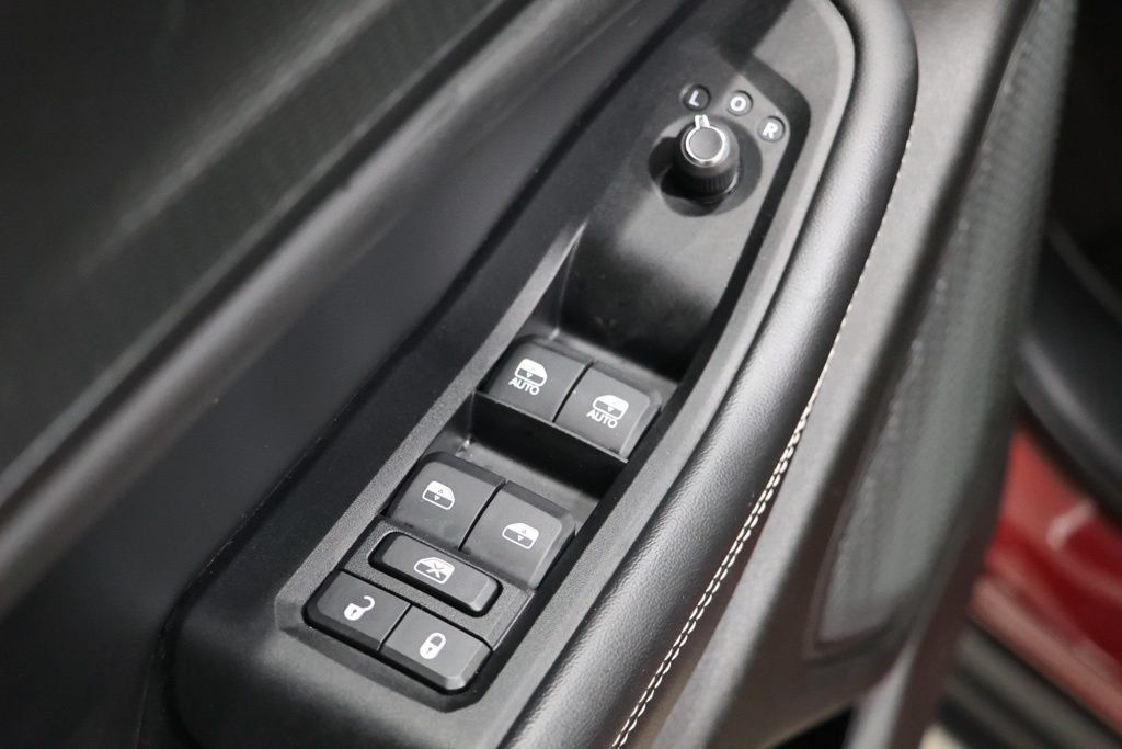 Used 2023 Jeep Grand Cherokee L Laredo AWD/4WD image 19
