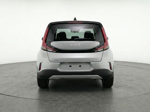 Used 2025 Kia Soul LX w/ LX Technology Package FWD image 7