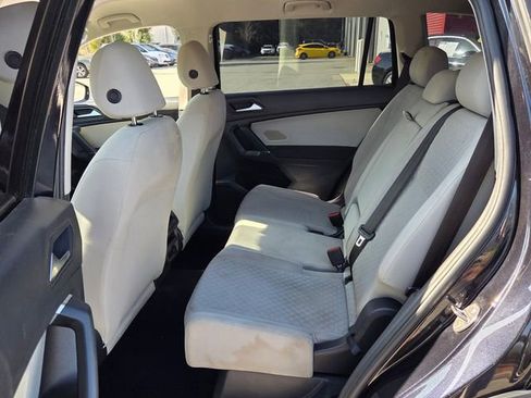 Used 2020 Volkswagen Tiguan S image 10