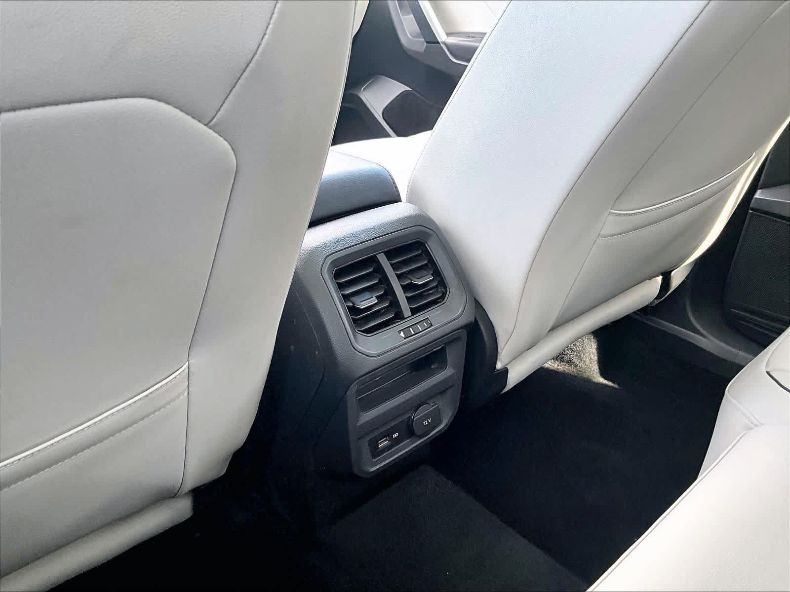 Used 2019 Volkswagen Tiguan SEL Premium w/ 3rd Row Seat Package AWD/4WD image 39