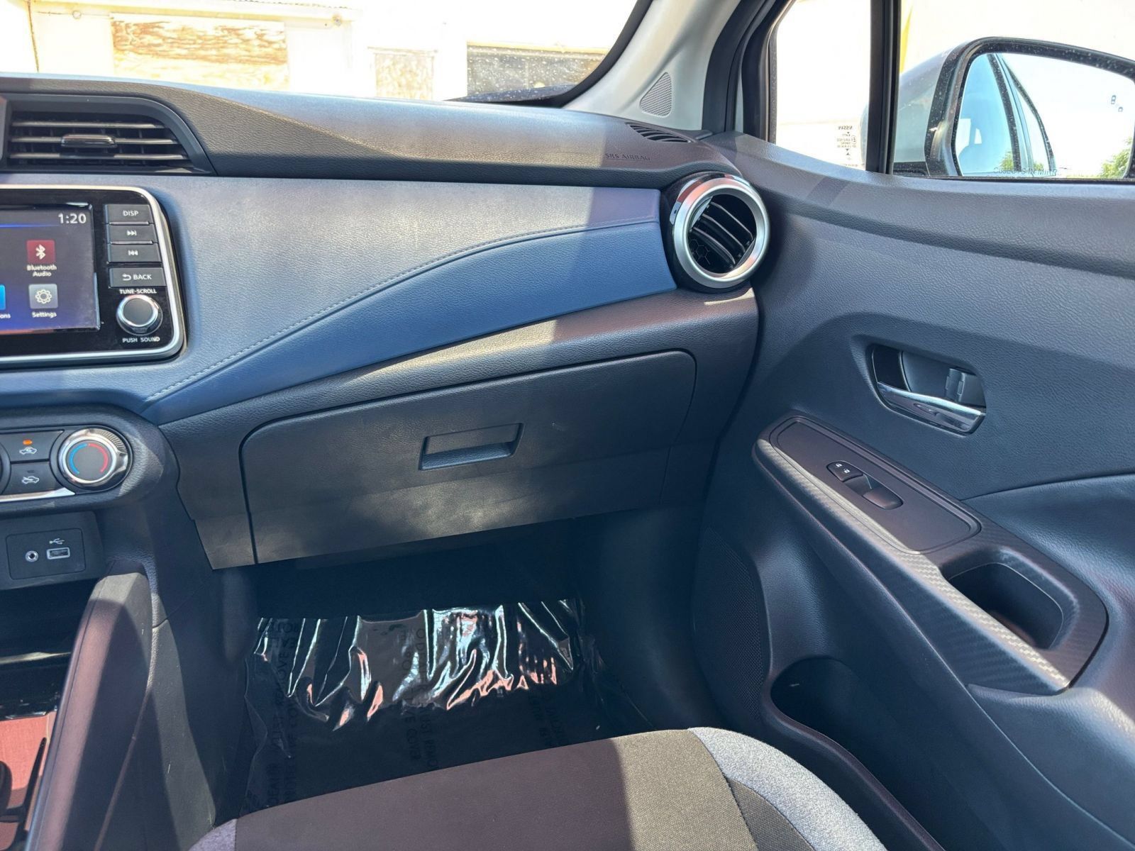Used 2025 Nissan Versa SV FWD image 32