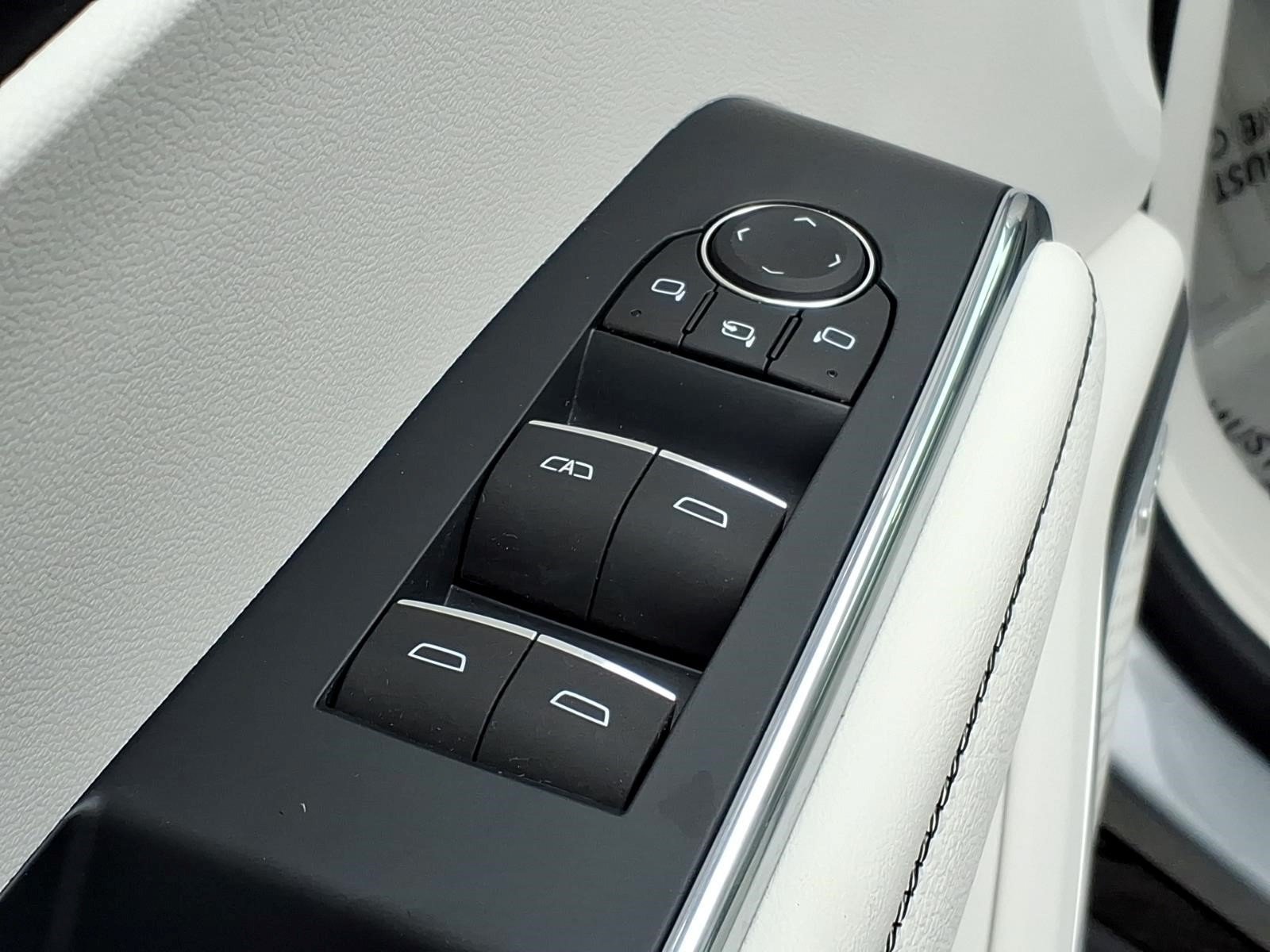 Used 2024 GMC Acadia Denali w/ Super Cruise Package FWD image 12