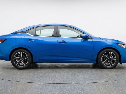 Used 2025 Nissan Sentra SV FWD image 11