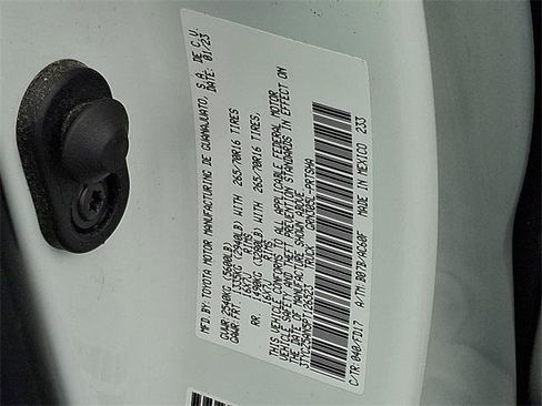 Certified 2023 Toyota Tacoma TRD Off-Road image 26