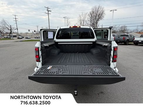 Used 2025 Nissan Frontier SV w/ SV Convenience Package AWD/4WD image 18