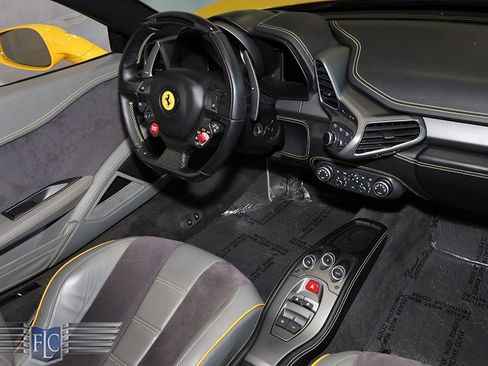 Used 2015 Ferrari 458 Spider RWD image 21