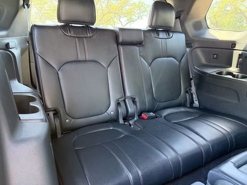 Used 2025 Honda Pilot Black Edition image 21
