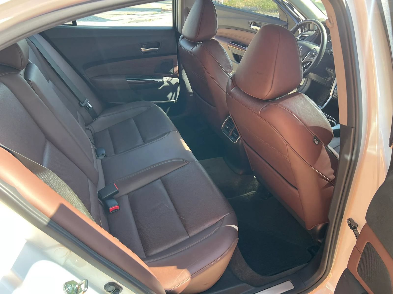 Used 2015 Acura TLX w/ Technology Package FWD image 11