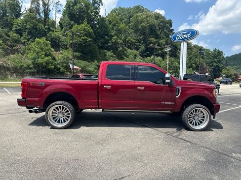 Used 2019 Ford F250 Platinum w/ Platinum Ultimate Package AWD/4WD image 2