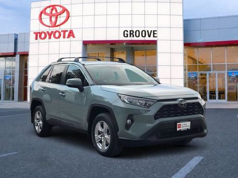 Used 2021 Toyota RAV4 XLE w/ Convenience Package FWD image 8
