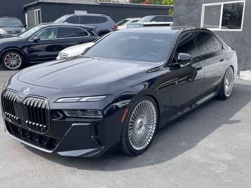 Used 2025 BMW 740i RWD image 10